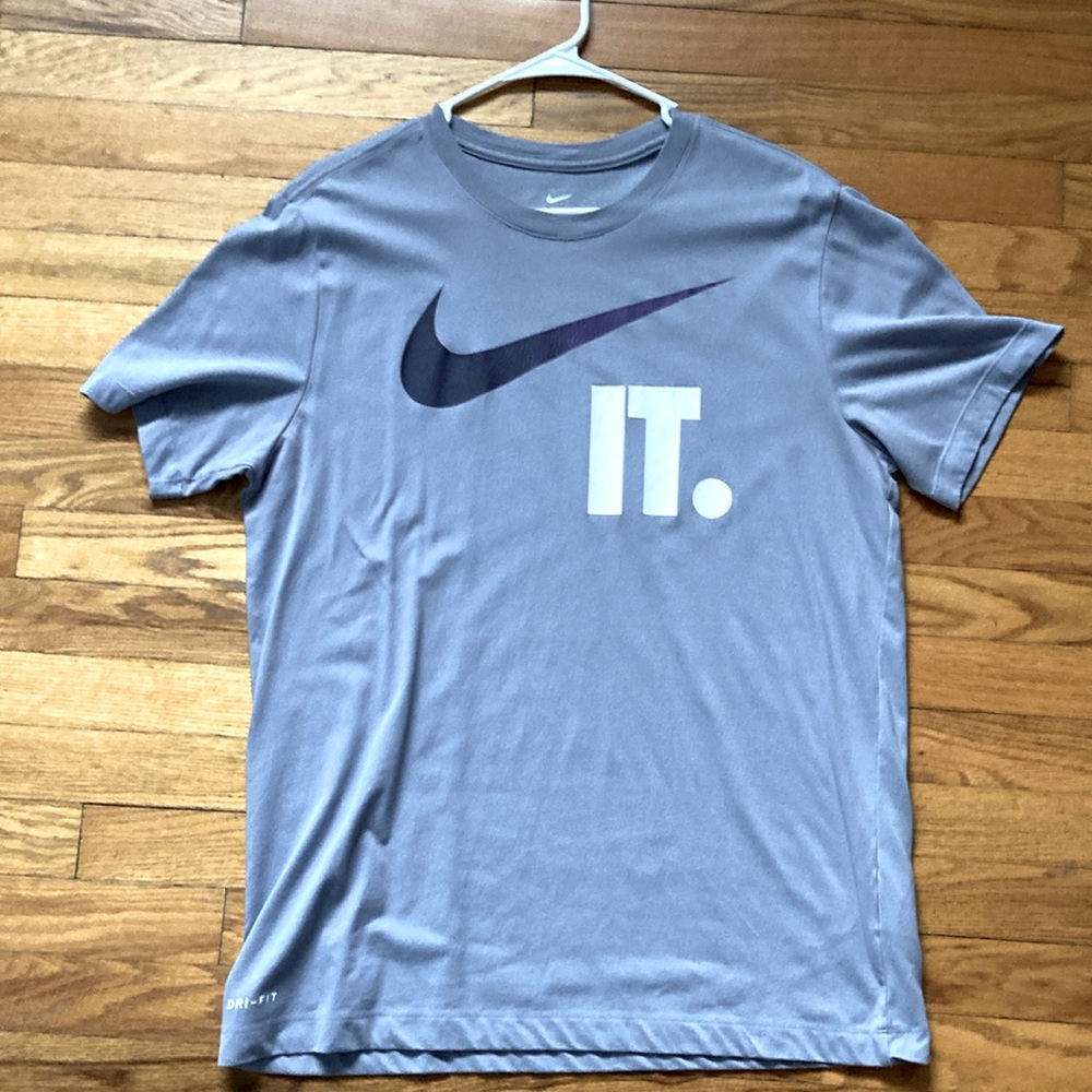 Nike t-shirt